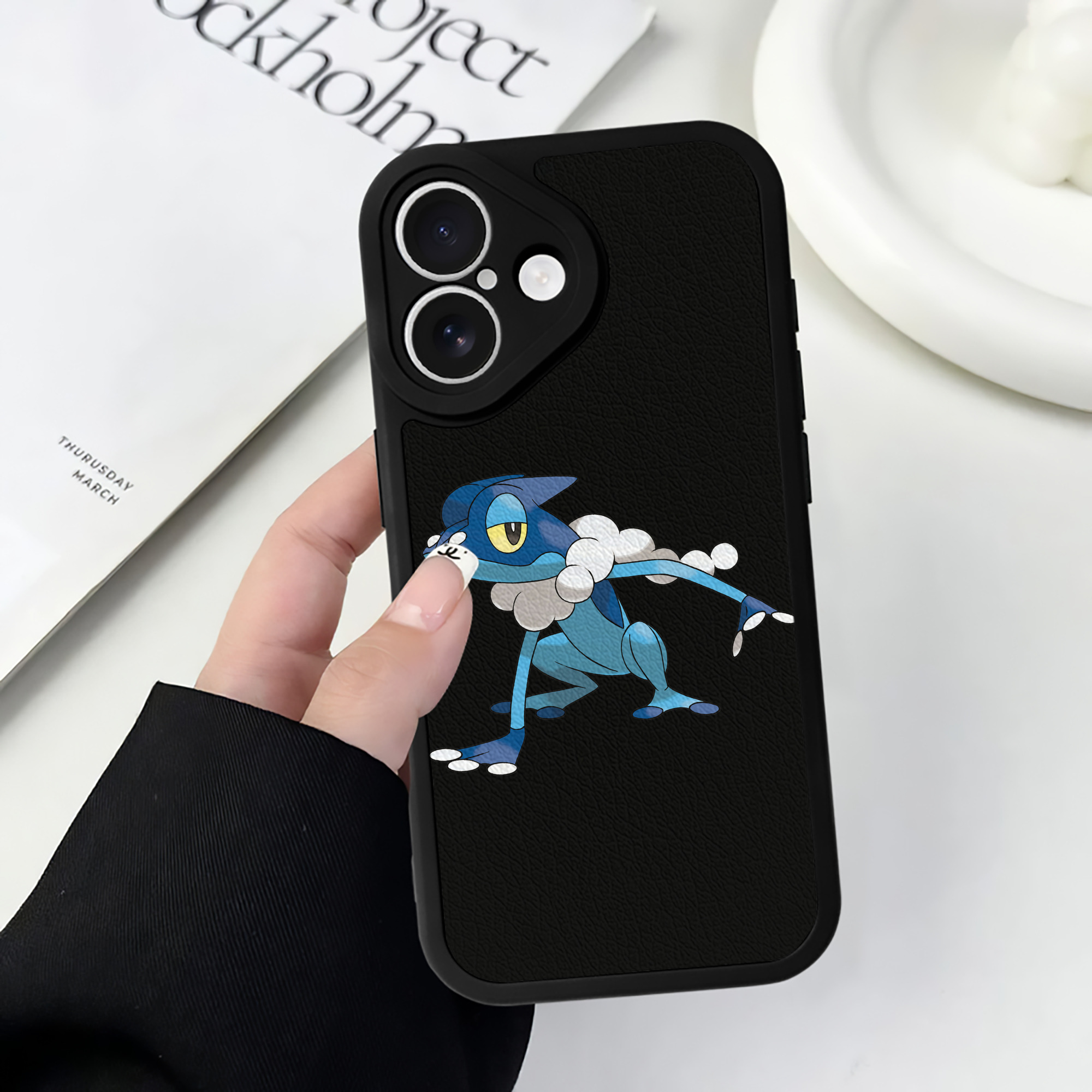 （画像用） ポケットモンスター Pokémon 【iPhone 16シリーズ対応】シリコンスマホケース（レザー調） 材質：シリコン